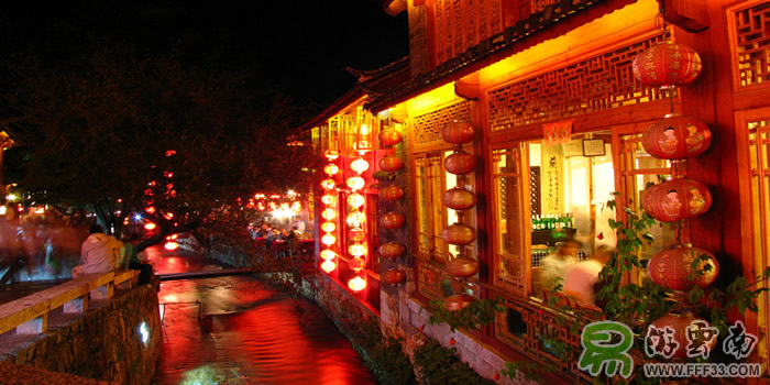 麗江束河古鎮(zhèn)夜景