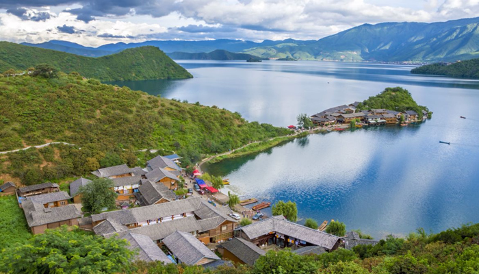 瀘沽湖景色
